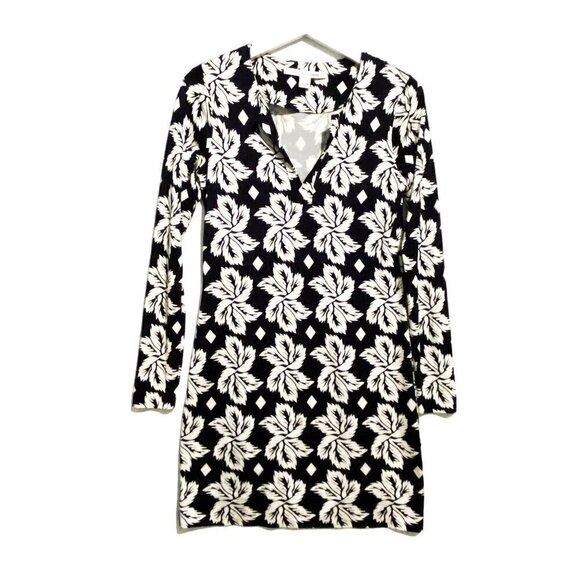 Diane Von Furstenberg Dresses & Skirts - Diane‎ von Furstenberg Silk Reina Giant Leaf Dress, size 2